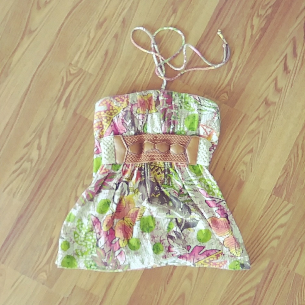Bongo flowered hulter top size small